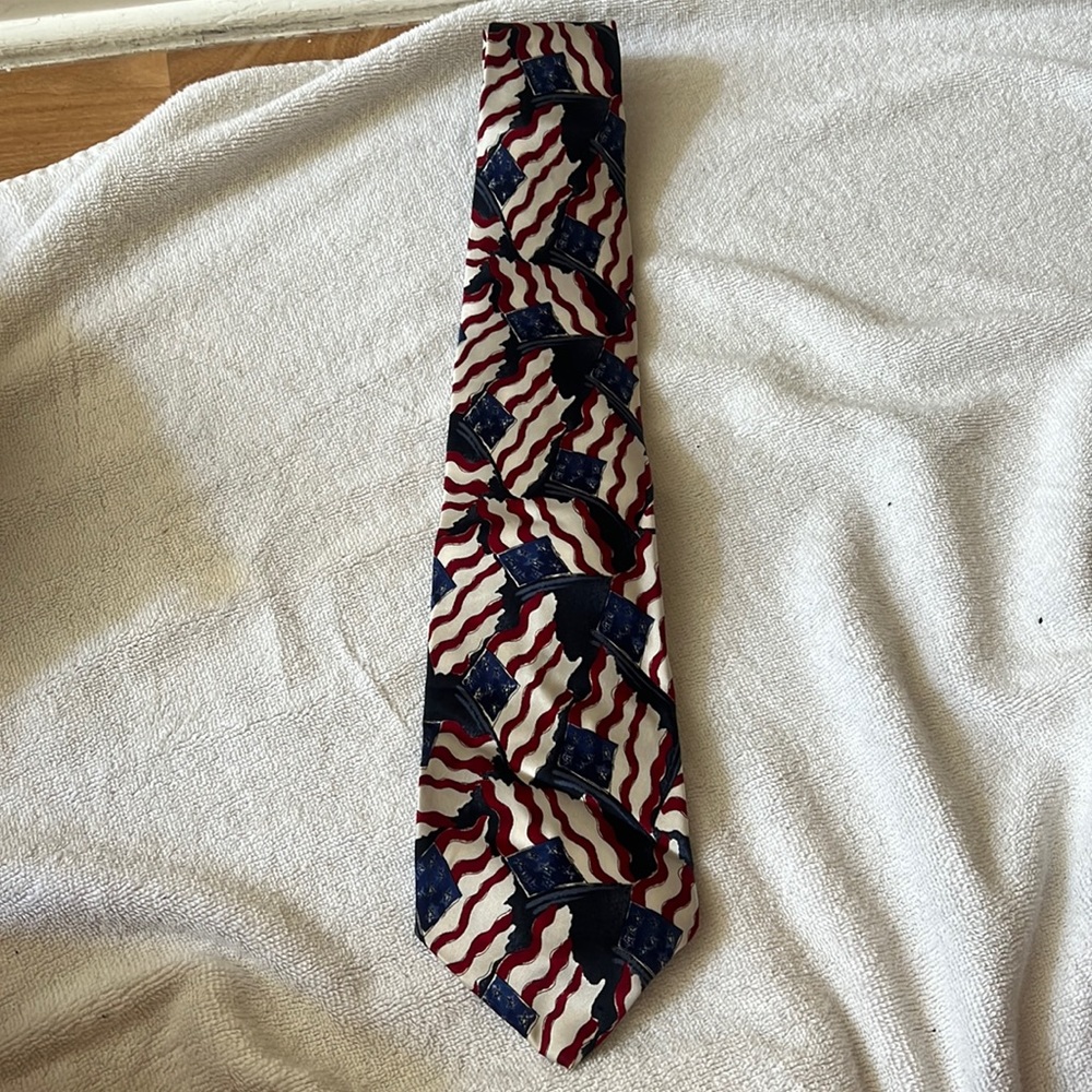 American Flag Tie - Picture 2 of 5